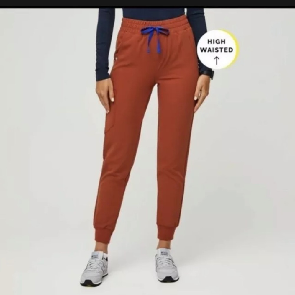 FIGS Zamora high waisted jogger scrub pants auburn XS Petite
